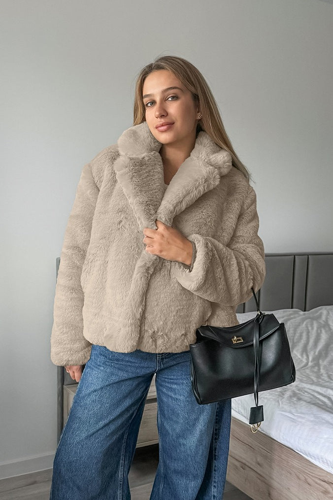 Women white oversized faux fur jacket with notch lapel and open front